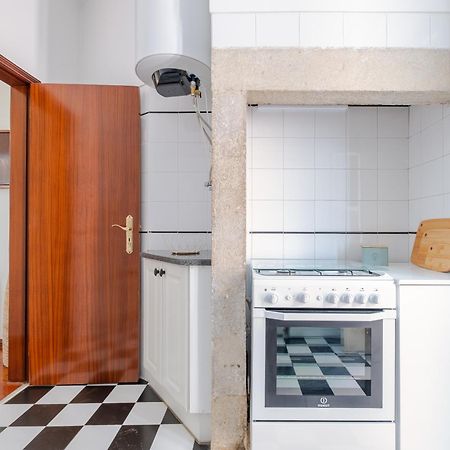 Cool Apartment Near Alfama Lisbon Exterior photo