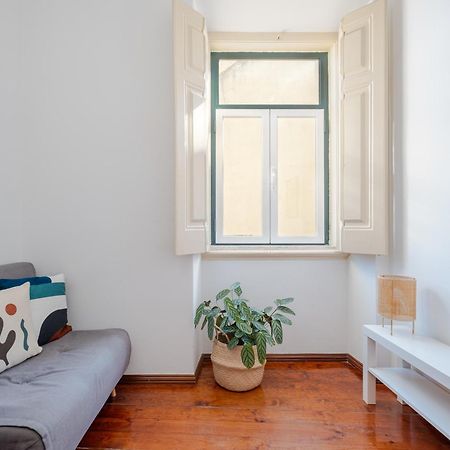 Cool Apartment Near Alfama Lisbon Exterior photo
